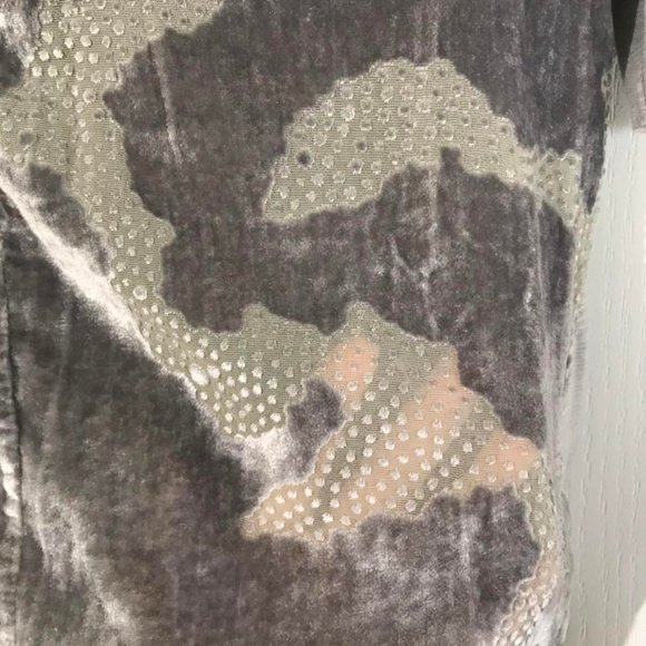 Anthropologie TINY Brand Marbella Burnout Sheer Velvet T-Shirt Blouse NWT - Picture 4 of 7